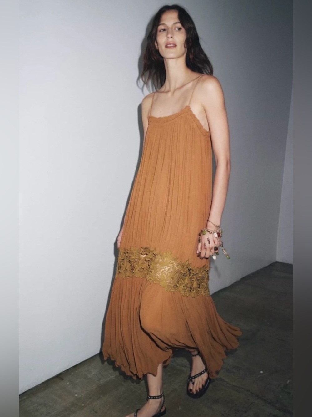 NWT Zara Woman Bloggers Fav ZW COLLECTION WRINKLED EMBROIDERED DRESS Lace L
